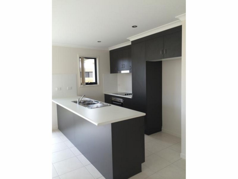 12 Florida Crescent, Parkhurst QLD 4702